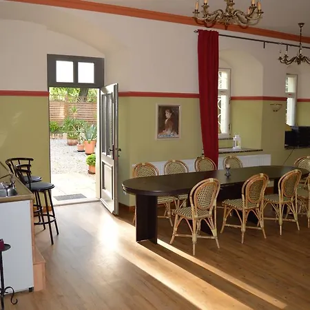 Domizil Im Schloss Hummelshain